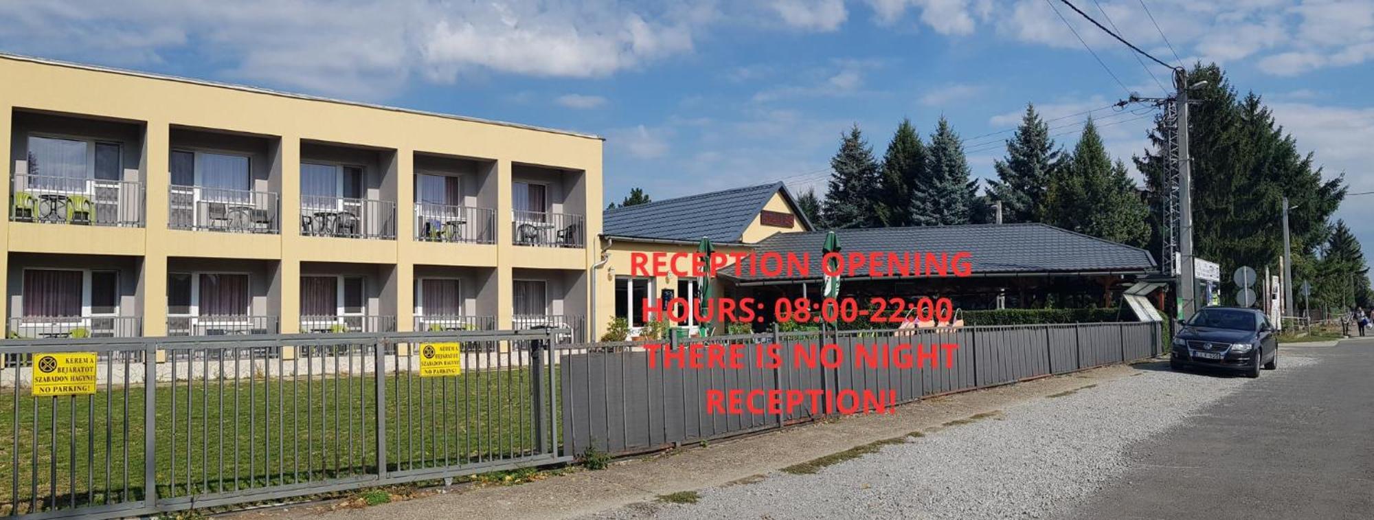 Grill Terasz Etterem Es Szallashely Mezőkövesd Екстериор снимка