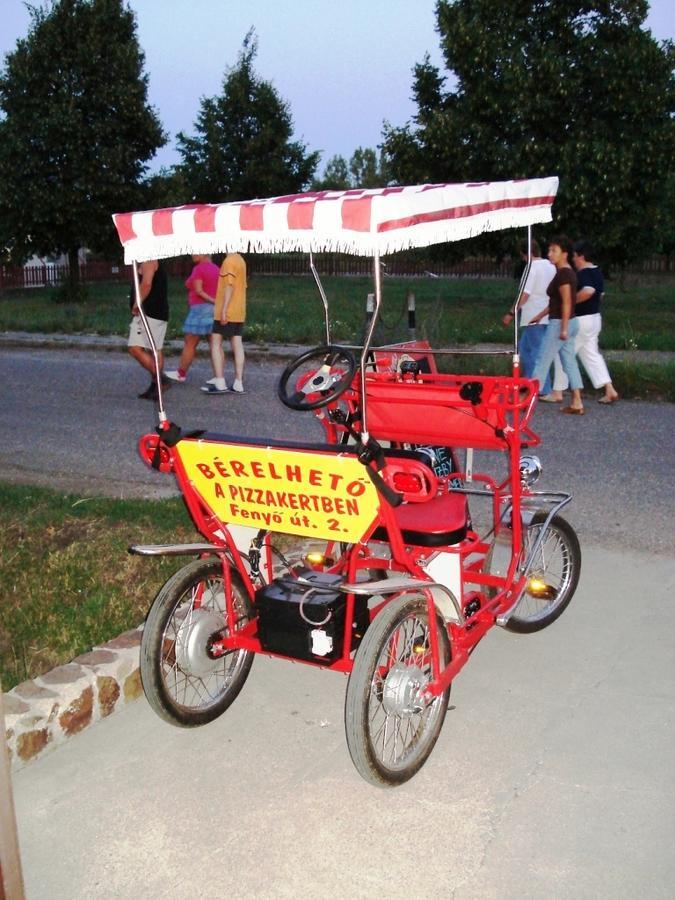 Grill Terasz Etterem Es Szallashely Mezőkövesd Екстериор снимка