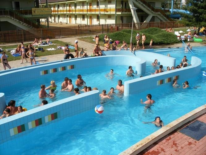Grill Terasz Etterem Es Szallashely Mezőkövesd Екстериор снимка