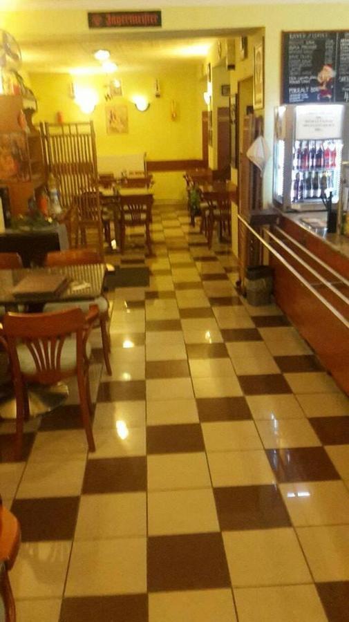 Grill Terasz Etterem Es Szallashely Mezőkövesd Екстериор снимка
