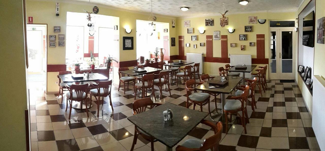 Grill Terasz Etterem Es Szallashely Mezőkövesd Екстериор снимка